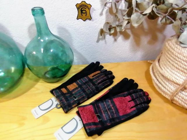 6790 GUANTES CUADRO ROJO / AMARILLO DONATZELLI