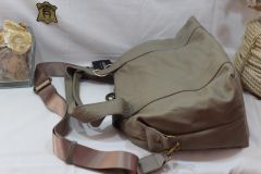 18607005-NON BOLSO PIEL TAUPE CARMELA