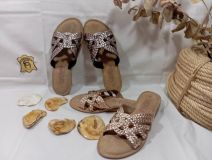 16164901 SANDALIA TIPO ZUECO PLANO PIEL ORO CARMEL