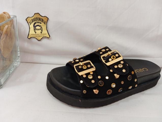 16240102-S6A2 SANDALIA SERRAJE NEGRO CARMELA