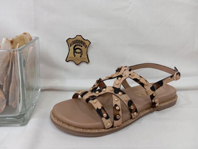 16239204-S6A2 SANDALIA PIEL LEOPARDO CARMELA