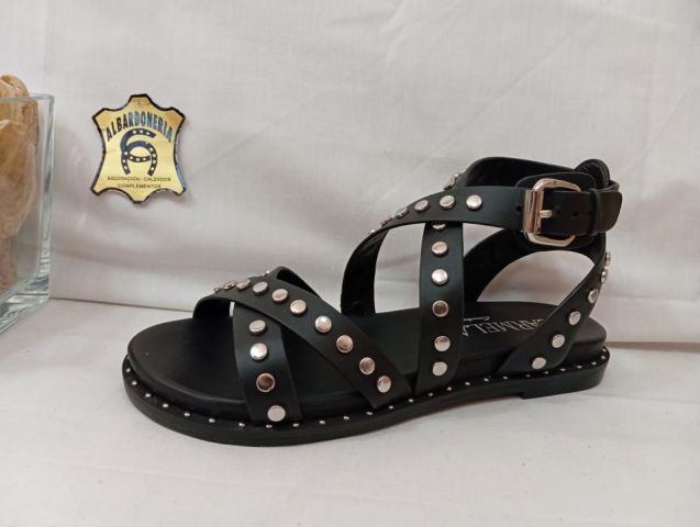 16239301-S6A2 SANDALIA PIEL NEGRO CARMELA