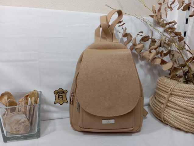 02-1075 MOCHILA DOLLARO PIEL VACUNO CAMEL 22X32X10