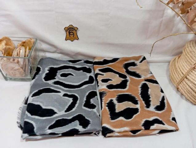 41000882 FULAR PRINT MARCADO GRUESO PELILLO 100%P 