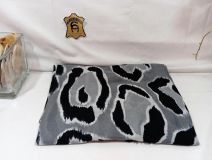 41000882 FULAR PRINT MARCADO GRUESO PELILLO 100%P 