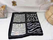 41000901 PAÑUELO 70X70CUADROS CENEFA ANIMAL PRINT 