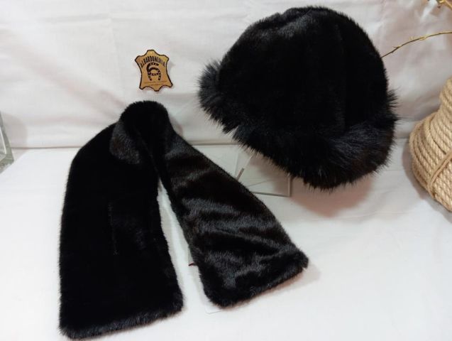 44000045 SET 2P GORRO-CUELLO PELO 100%