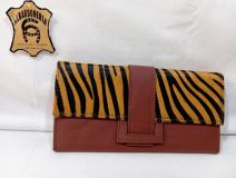 17-1007 CARTERA  PIEL POTRO 21X10.5 GALLARDO