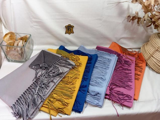 41000739 PASMINA LISA REVERSIBLE FLECOS 70*180CM