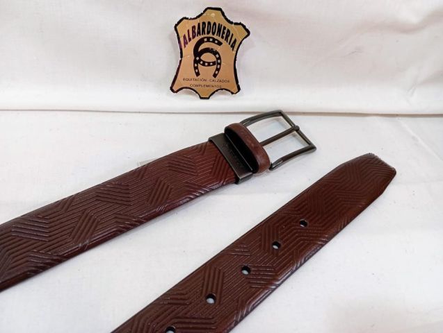 11635 CINTURON PIEL VAQUETA MARRÓN  POSSUM