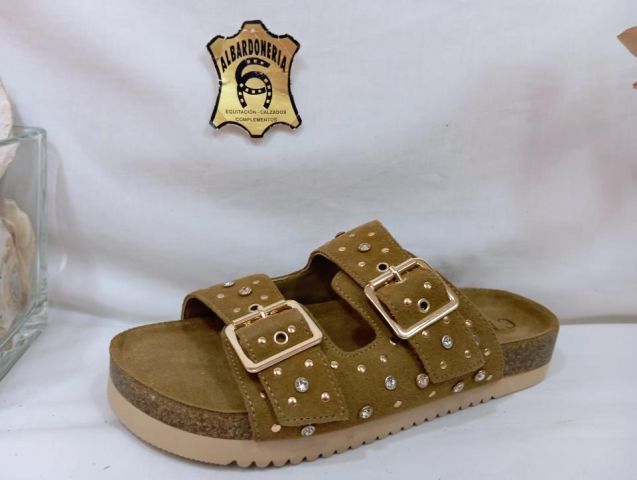 16328201-S8A3 SANDALIA SRA. SERRAJE CAMEL CARMELA