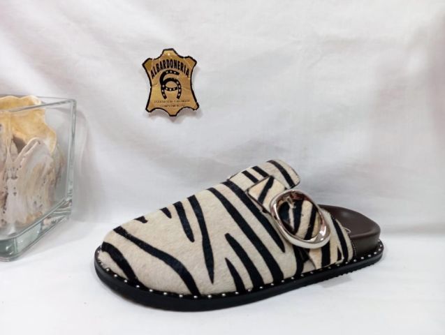 16327802-S8A3 ZAPATO SRA. PIEL CEBRA CARMELA