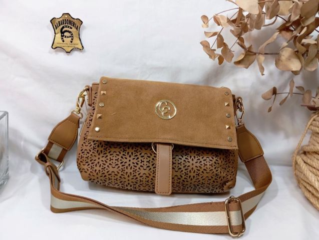 18621002-NON BOLSO SRA.C CAMEL CARMELA