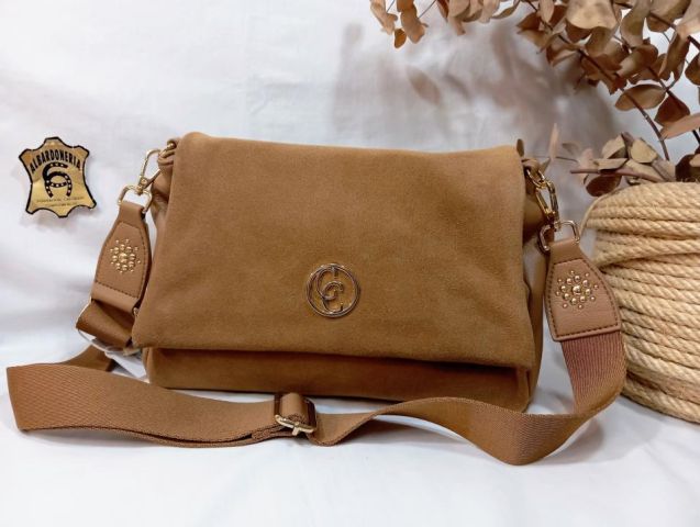 18620102-NON BOLSO SRA. SERRAJE CAMEL CARMELA