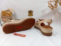 W8K-1839C1 SANDALIA CADAQUES MARFIL PIKOLINOS