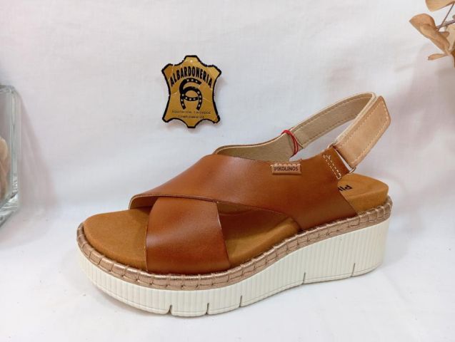 W0K-0606C1 SANDALIA GOMERA BRANDY PIKOLINOS