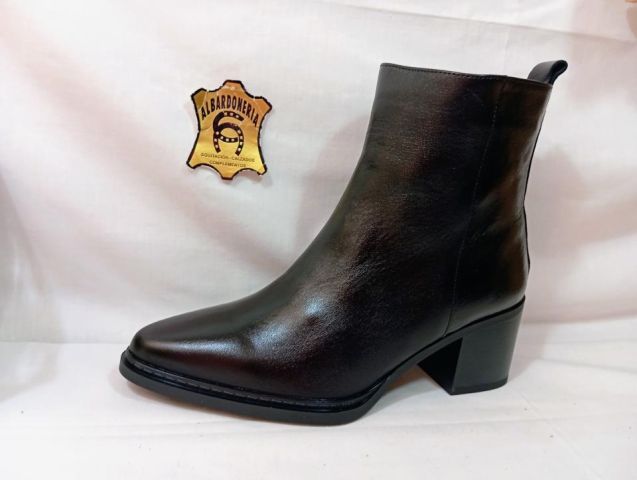 103744 BOTÍN TESS D9822-SR SIERRA NEGRO