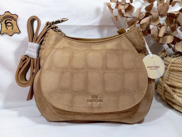 62-MN61012 BOLSO ANTONI PIEL CAMEL