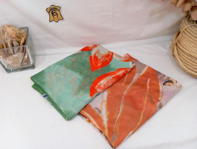 41001168 FULAR ESTAMPADO JARDIN