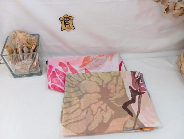 41001171 FULAR ESTAMPADO FLORXGDE 4 TRAZOS