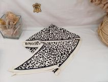 41001201 PAÑUELO TRIANGULAR PRINT ANIMAL 135*85*60