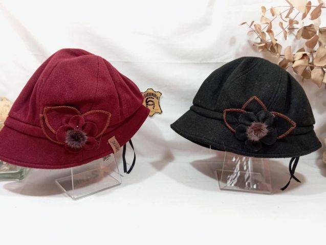 41000143 SOMBRERO ALA TELA FLOR LATERAL