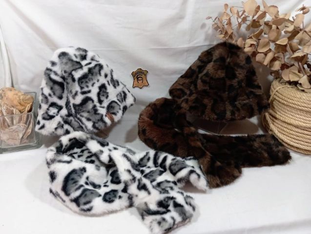 41000065 SET 2P GORRO-CUELLO PELO ANIMALPRINT